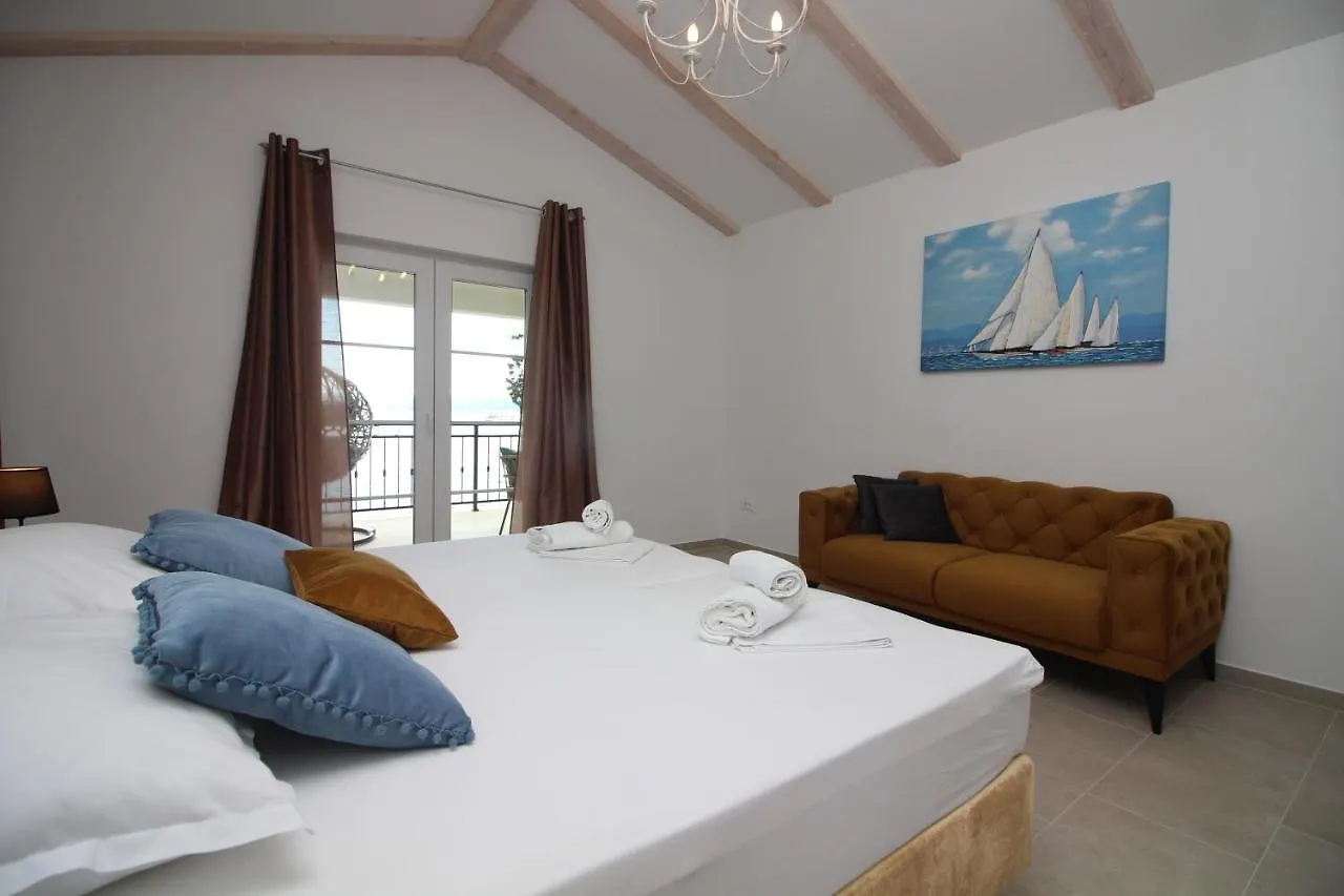 Villa Beachfront Sea Palace Kastela